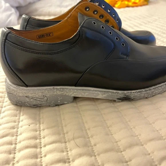 Nike Men's Black Leather Course Air Tour Tiger Woods - Picture 2 of 3